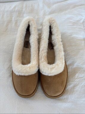 Women’s Cozy Faux-Shearling Slippers - Tan